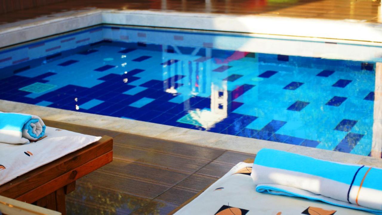 The Blue Leaf Family Villa Gennadi Bagian luar foto